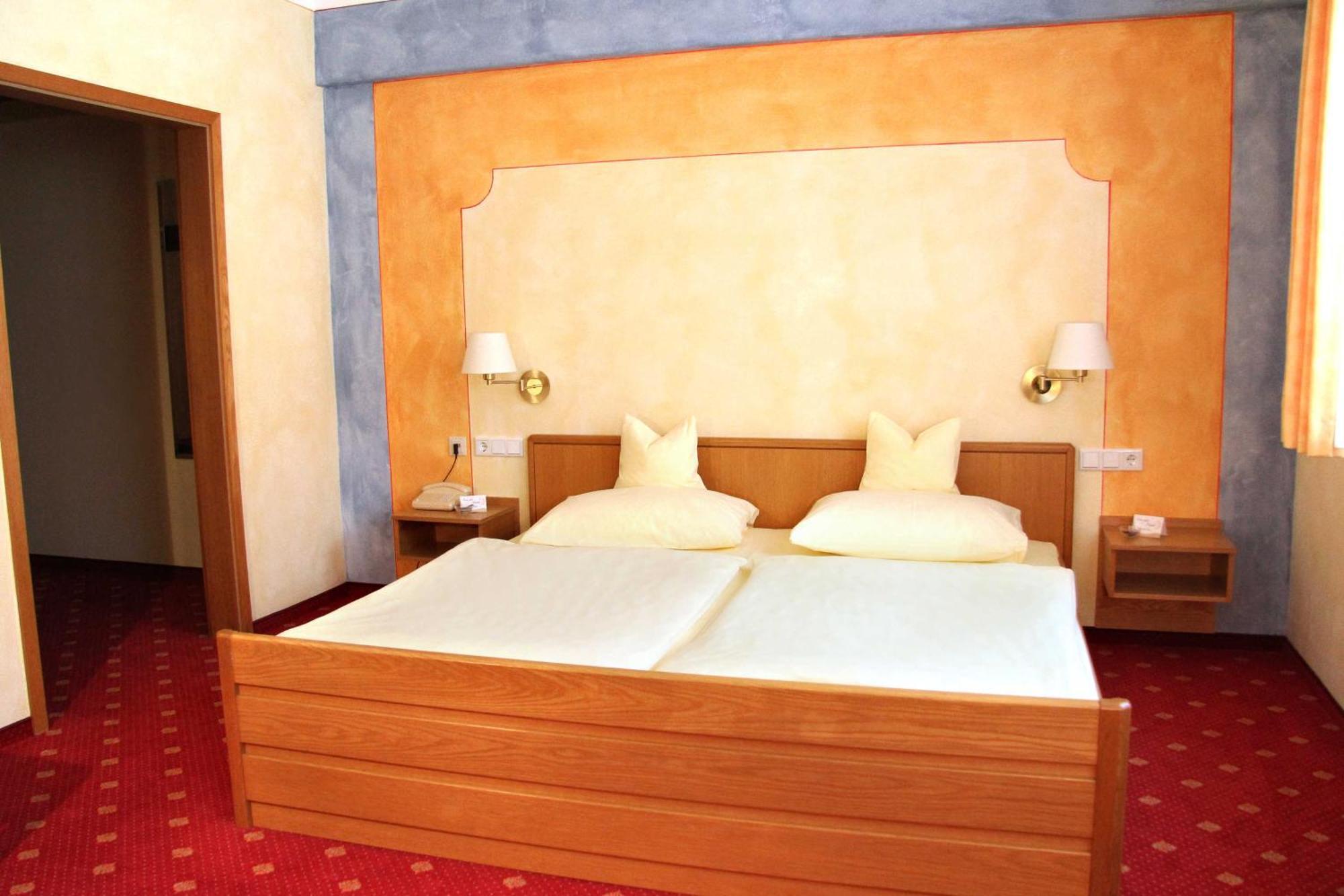 Hotel-Garni Goldener Schwan Bad Windsheim Εξωτερικό φωτογραφία